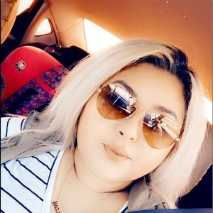 Meet your Posher, Corazon